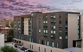 Aloft Kansas City Country Club Plaza